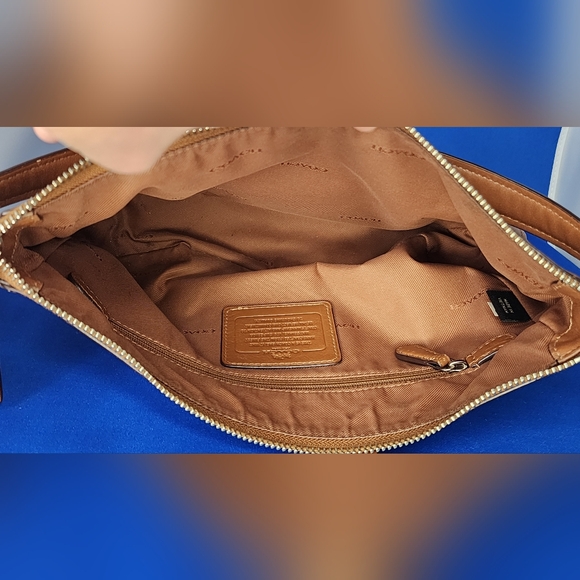 Coach Chelsea Distressed Tan Leather Shoulder Bag - Picture 13 of 14